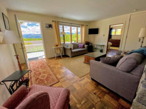 3L Cabin in picturesque Sugar Hill, breathtaking views, minutes from White Mountains attractions
